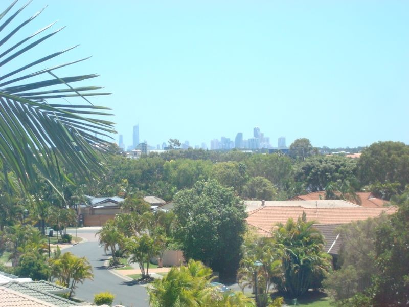 25 Gainsborough Drive, Varsity Lakes QLD 4227
