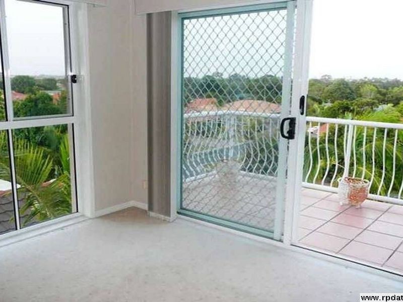 25 Gainsborough Drive, Varsity Lakes QLD 4227