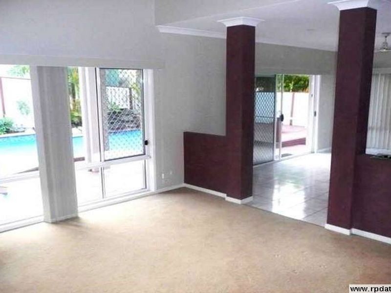 25 Gainsborough Drive, Varsity Lakes QLD 4227