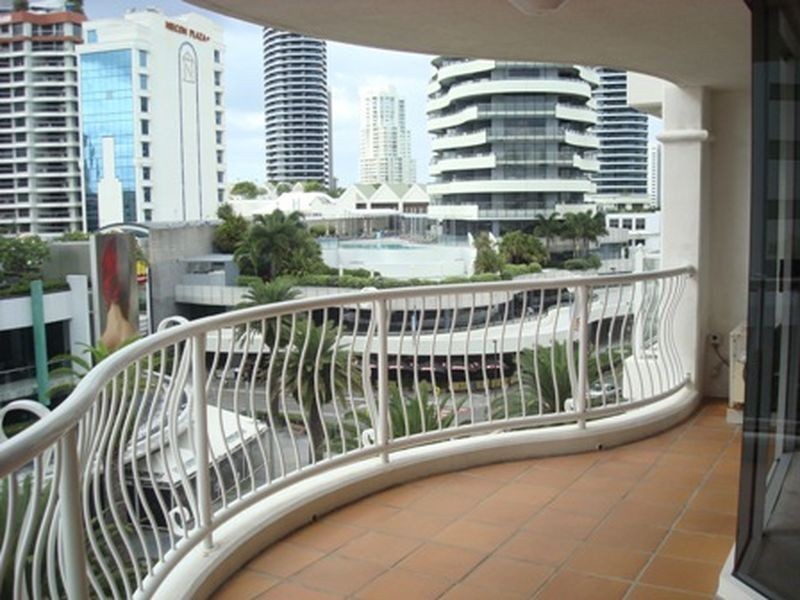 2510/24 Queensland Avenue, Broadbeach QLD 4218