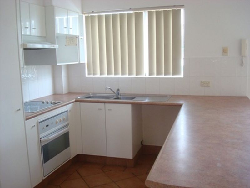 6/41 Britannia Avenue, Broadbeach QLD 4218