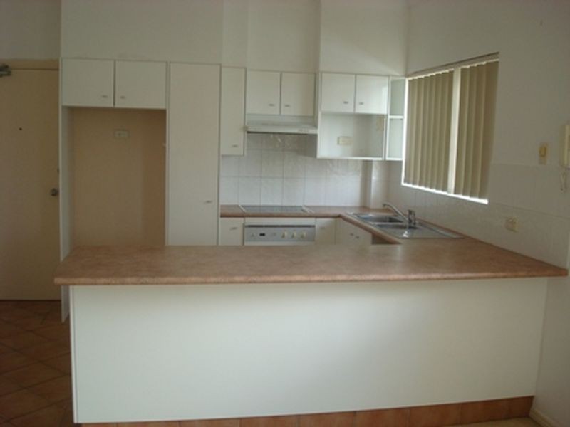 6/41 Britannia Avenue, Broadbeach QLD 4218