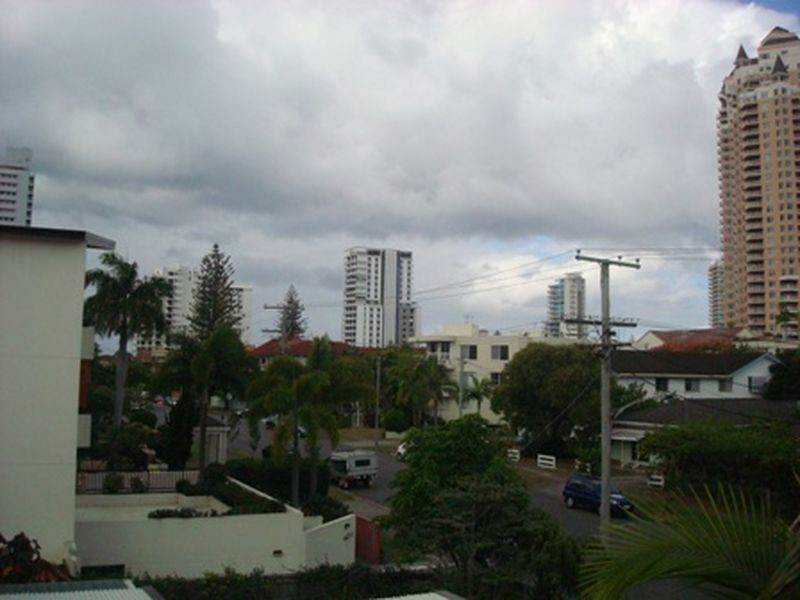 6/41 Britannia Avenue, Broadbeach QLD 4218