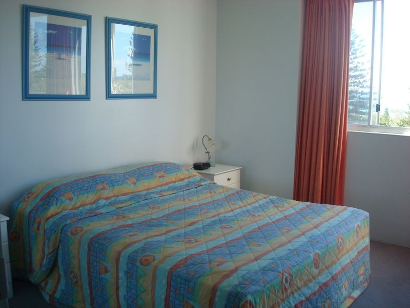 18/155 Old Burleigh Road, Broadbeach QLD 4218