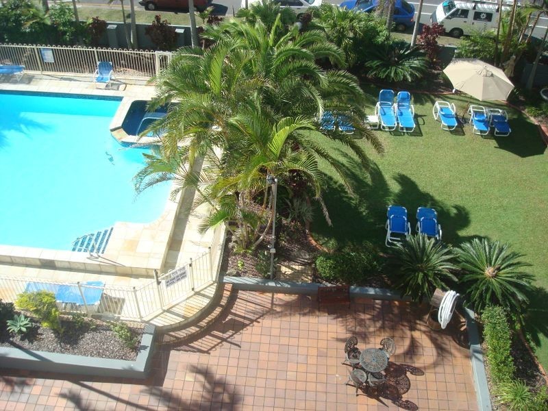 18/155 Old Burleigh Road, Broadbeach QLD 4218