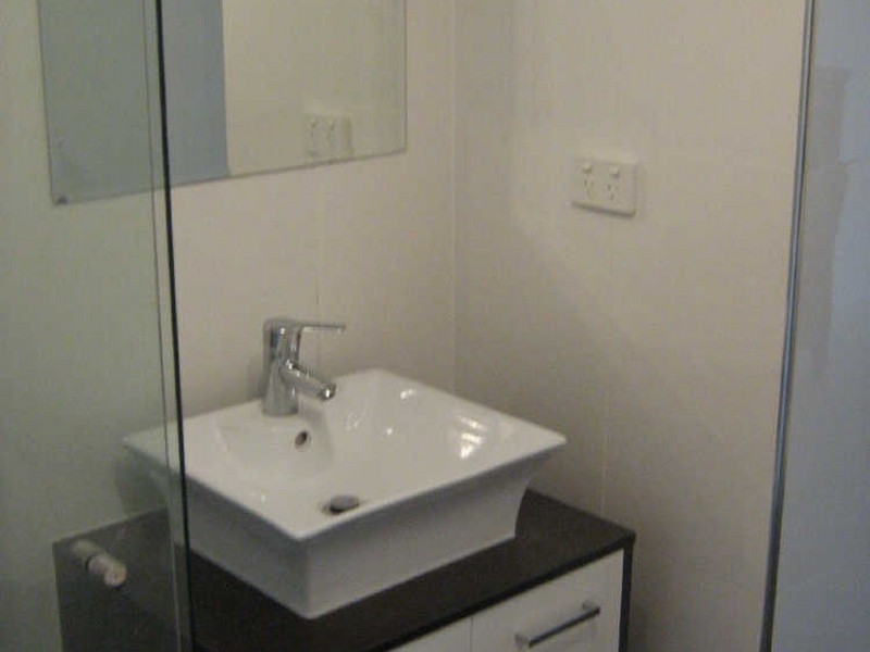 Clear Island Waters QLD 4226