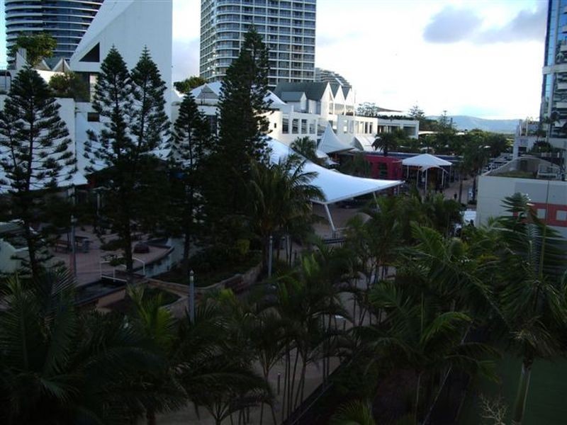 305/157 Old Burleigh Road (South Pacific Plaza), Broadbeach QLD 4218
