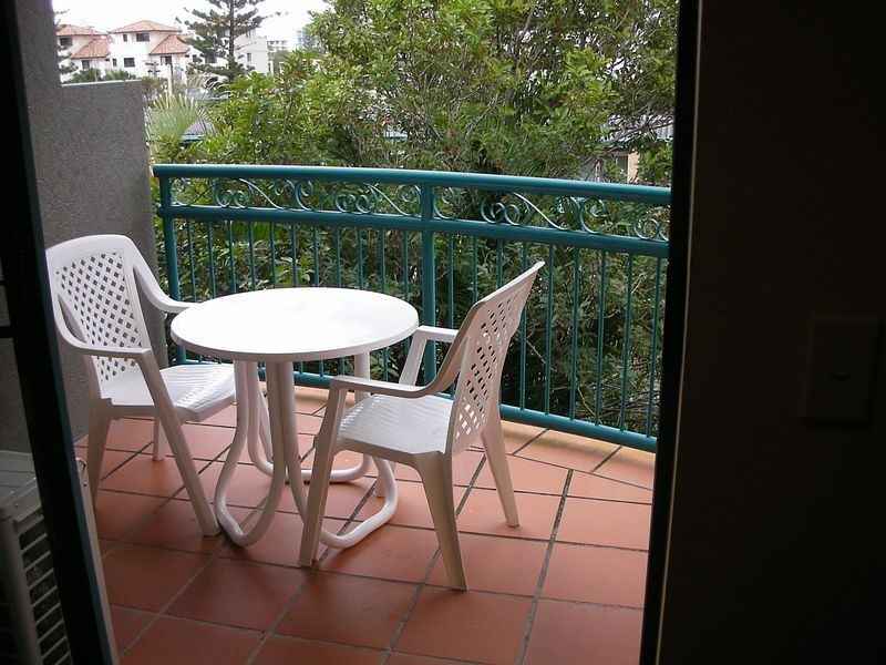 32/20 Anne Avenue, Broadbeach QLD 4218