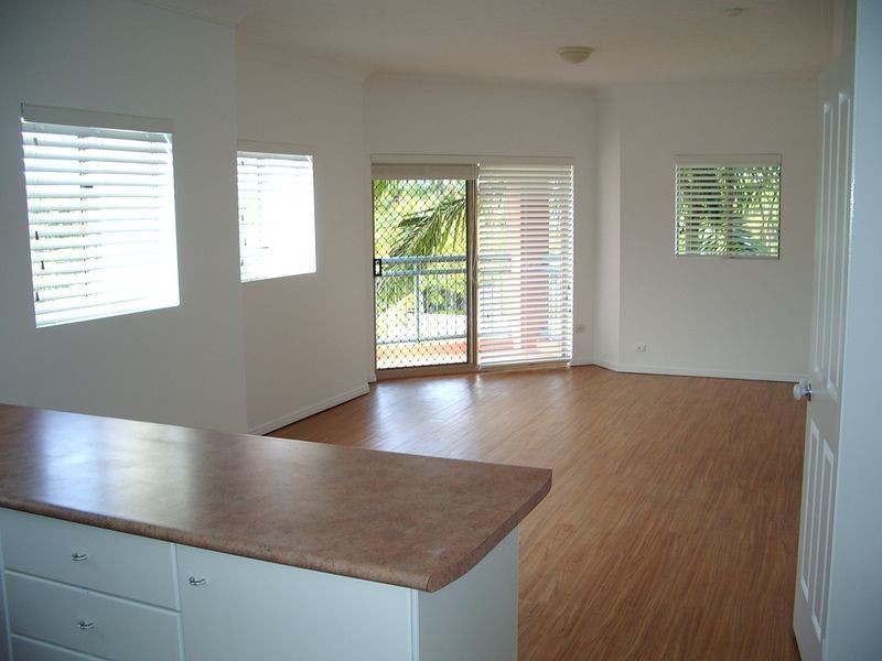 6/41 Britannia Avenue, Broadbeach QLD 4218