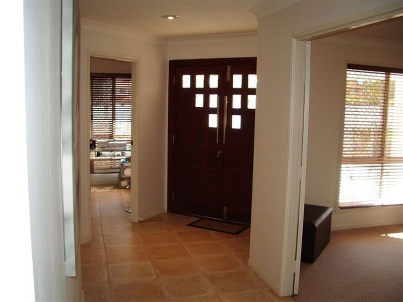 Clear Island Waters QLD 4226