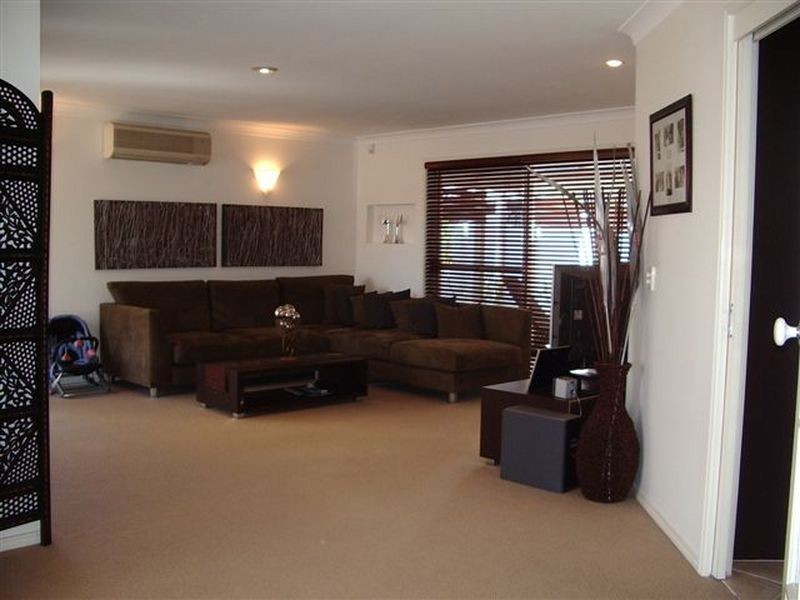 Clear Island Waters QLD 4226