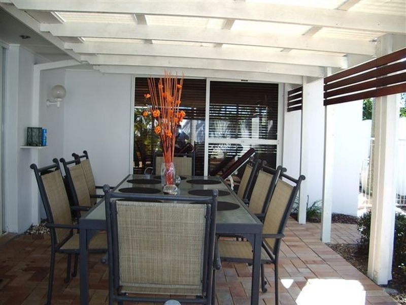 Clear Island Waters QLD 4226