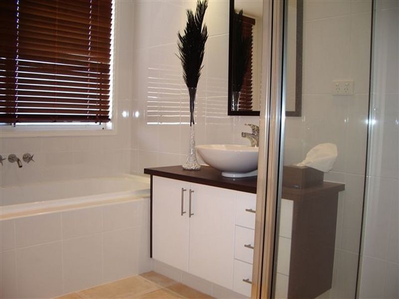 Clear Island Waters QLD 4226