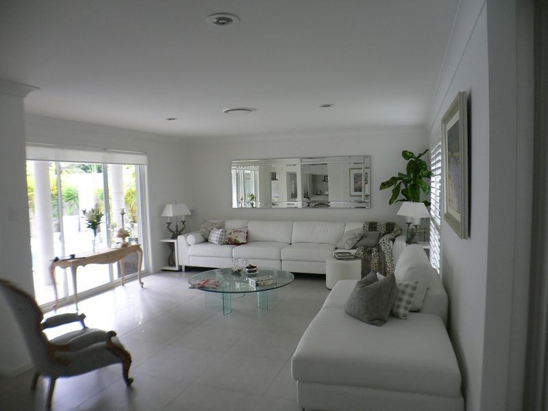 Clear Island Waters QLD 4226