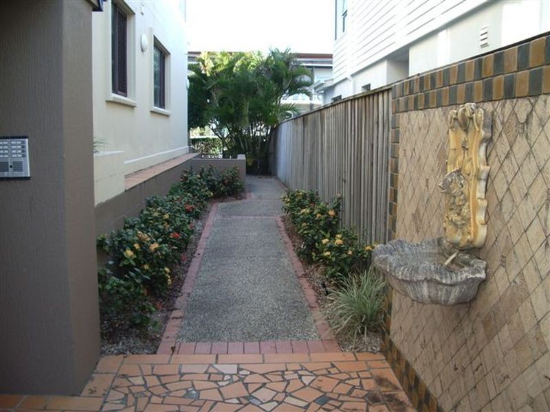 5/5 Sportsman Avenue, Mermaid Beach QLD 4218