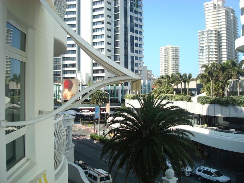 Broadbeach QLD 4218