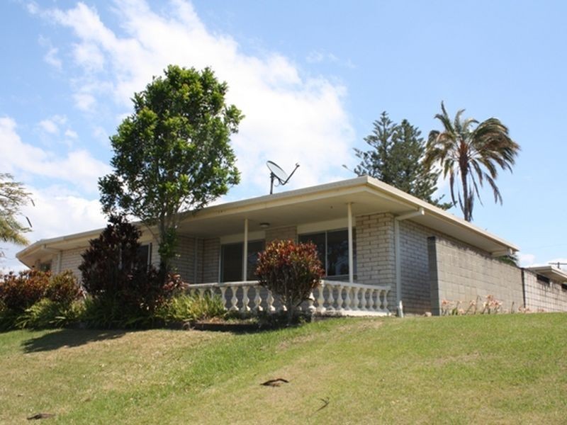 1 Sheridan Park Avenue, Broadbeach Waters QLD 4218