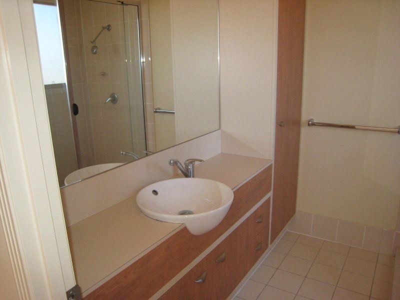 56/136 Palm Meadows Drive, Carrara QLD 4211