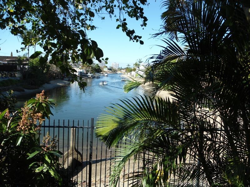 36 T E Peters Drive, Broadbeach Waters QLD 4218