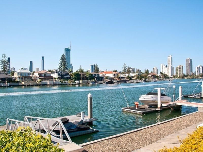 11 Cleland Crescent, Broadbeach Waters QLD 4218
