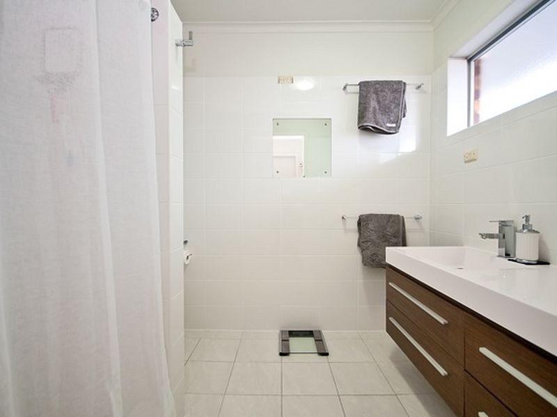 11 Cleland Crescent, Broadbeach Waters QLD 4218