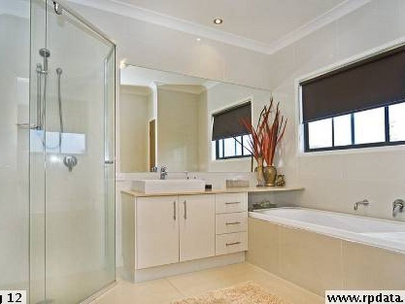 17 Peregrine Crescent, Coomera QLD 4209