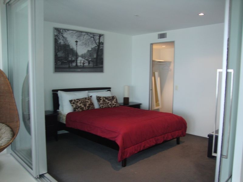 2403-9 Hamilton Avenue (Q1), Surfers Paradise QLD 4217