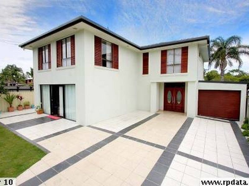 316 Bayview Street, Hollywell QLD 4216