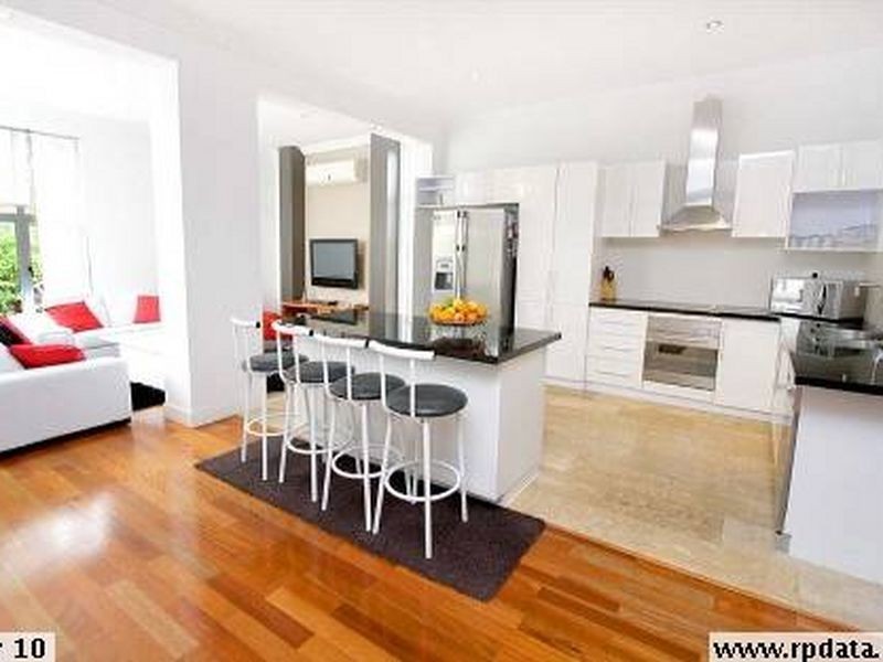 316 Bayview Street, Hollywell QLD 4216