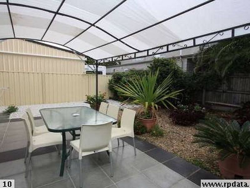 316 Bayview Street, Hollywell QLD 4216