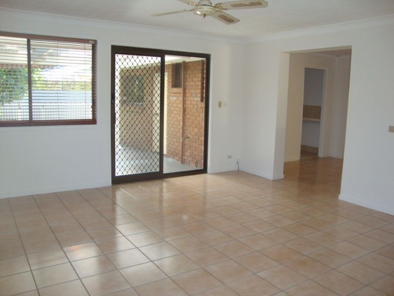 3 Hokitika Street, Broadbeach Waters QLD 4218