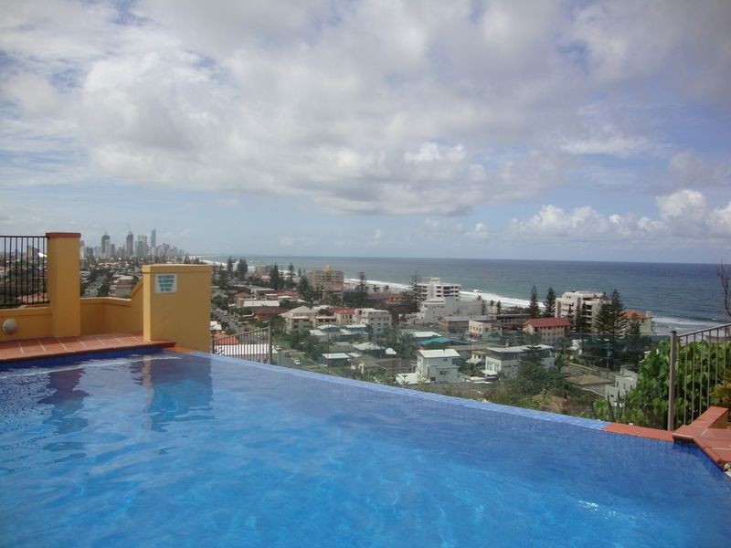 C3/1 Great Hall Drive, Miami QLD 4220