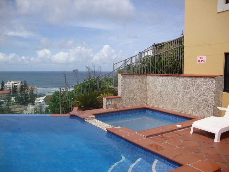 C3/1 Great Hall Drive, Miami QLD 4220