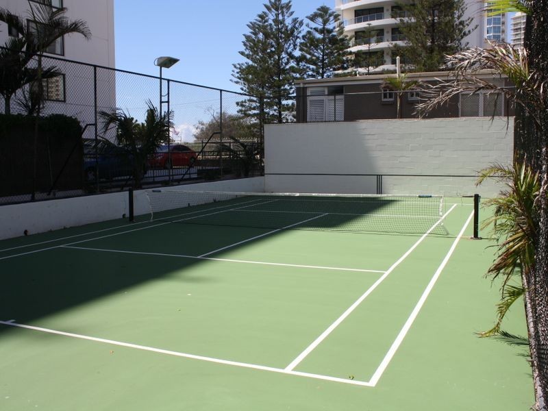 4-6 Britannia Avenue, Broadbeach QLD 4218