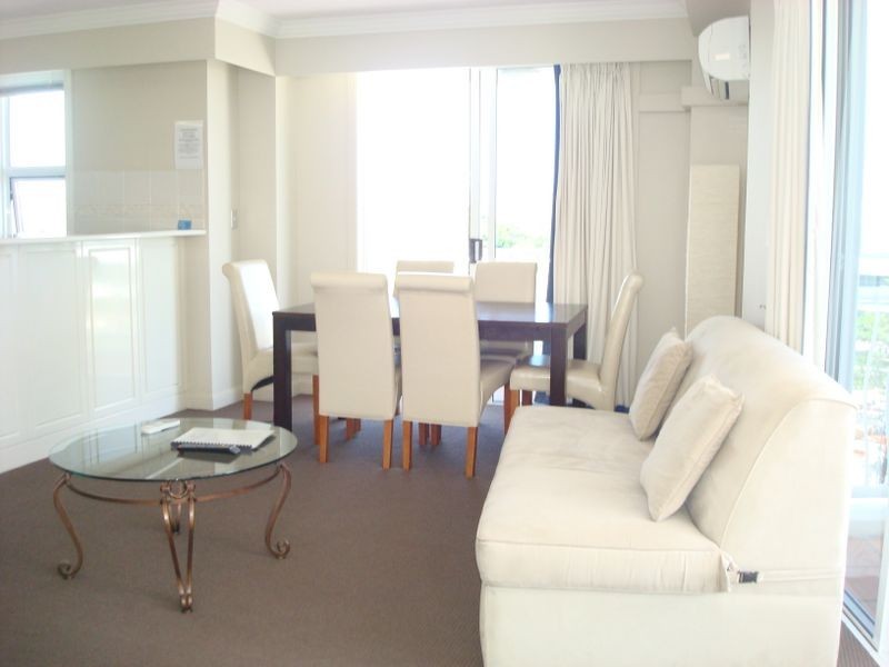 1602/24-26 Queensland Avenue (The Phoenician), Broadbeach QLD 4218