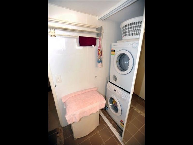 1/5 Jubilee Avenue, Broadbeach QLD 4218