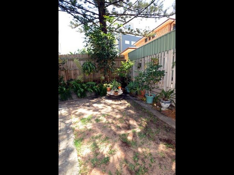 1/5 Jubilee Avenue, Broadbeach QLD 4218