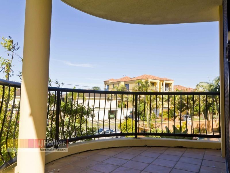 18/2 Fraser Avenue, Miami QLD 4220