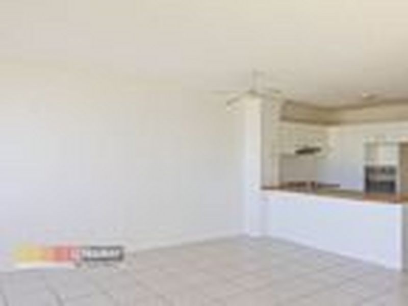 18/2 Fraser Avenue, Miami QLD 4220