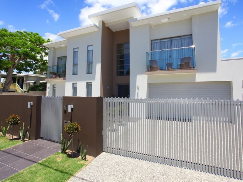 9 Lotus Key, Broadbeach Waters QLD 4218