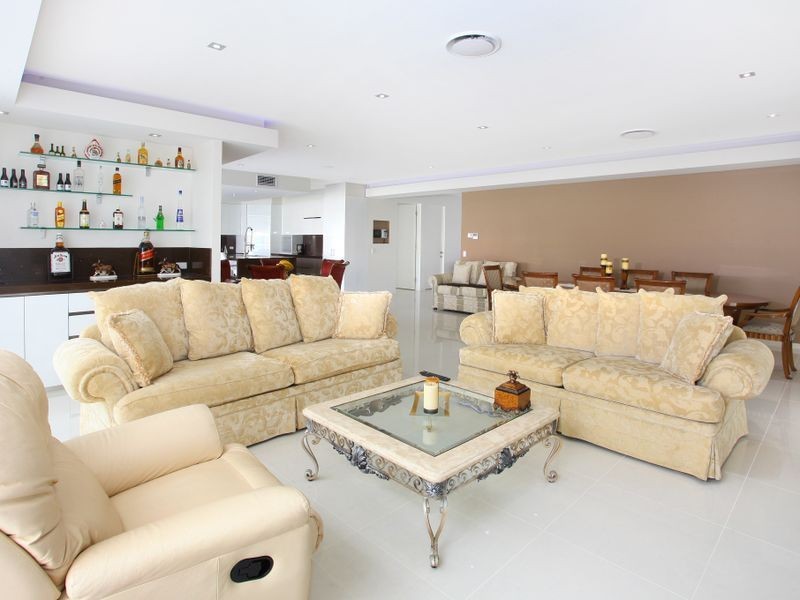 9 Lotus Key, Broadbeach Waters QLD 4218