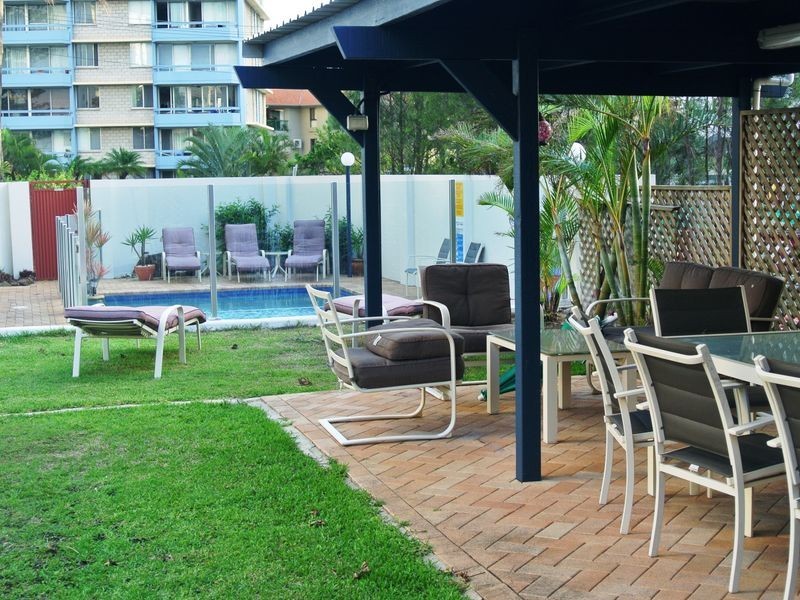 16/19 Fern Street (Columbia Towers), Surfers Paradise QLD 4217