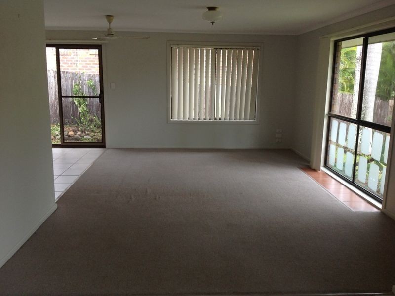 10 Dunsby Drive, Carrara QLD 4211