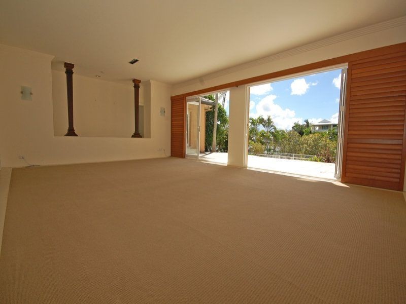 104 Edinburgh Road, Benowa QLD 4217