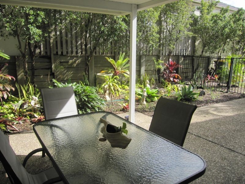 6 Elfin Street, Robina QLD 4226