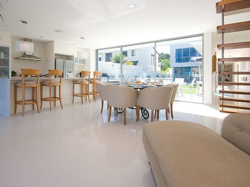 23 Freyburg Street, Bundall QLD 4217