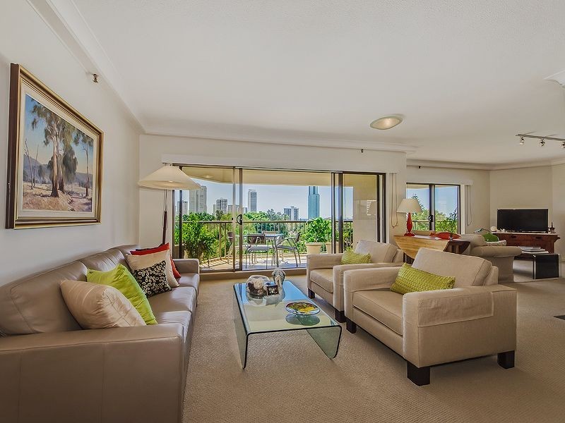 21/2 Admiralty Drive, Paradise Waters QLD 4217