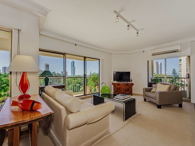 21/2 Admiralty Drive, Paradise Waters QLD 4217