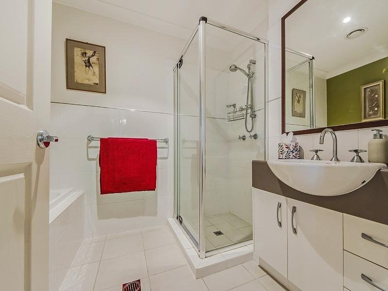 4/31 North Shore Avenue, Varsity Lakes QLD 4227