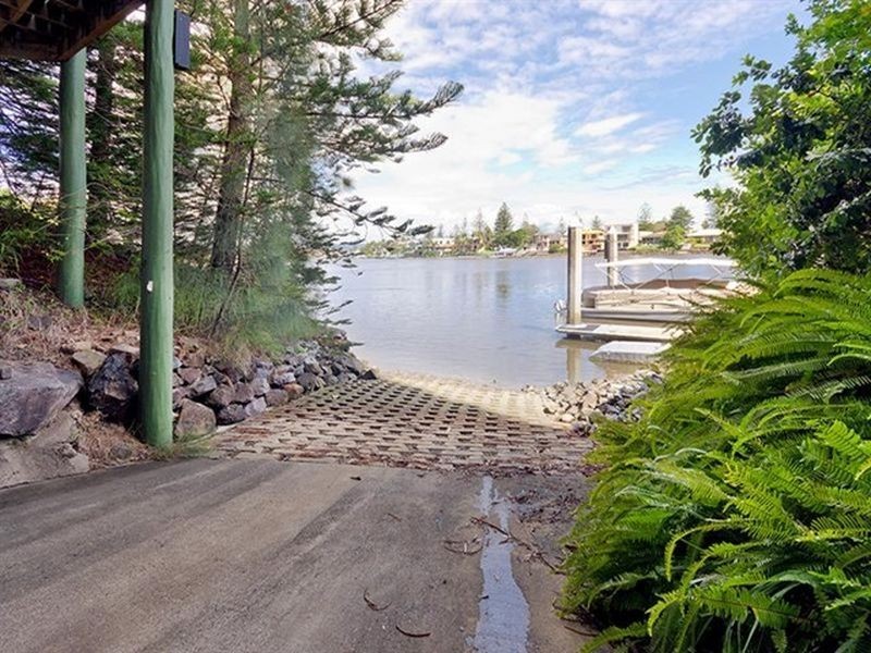 61/2890 Gold Coast Highway (Surfers Hawaiian), Surfers Paradise QLD 4217